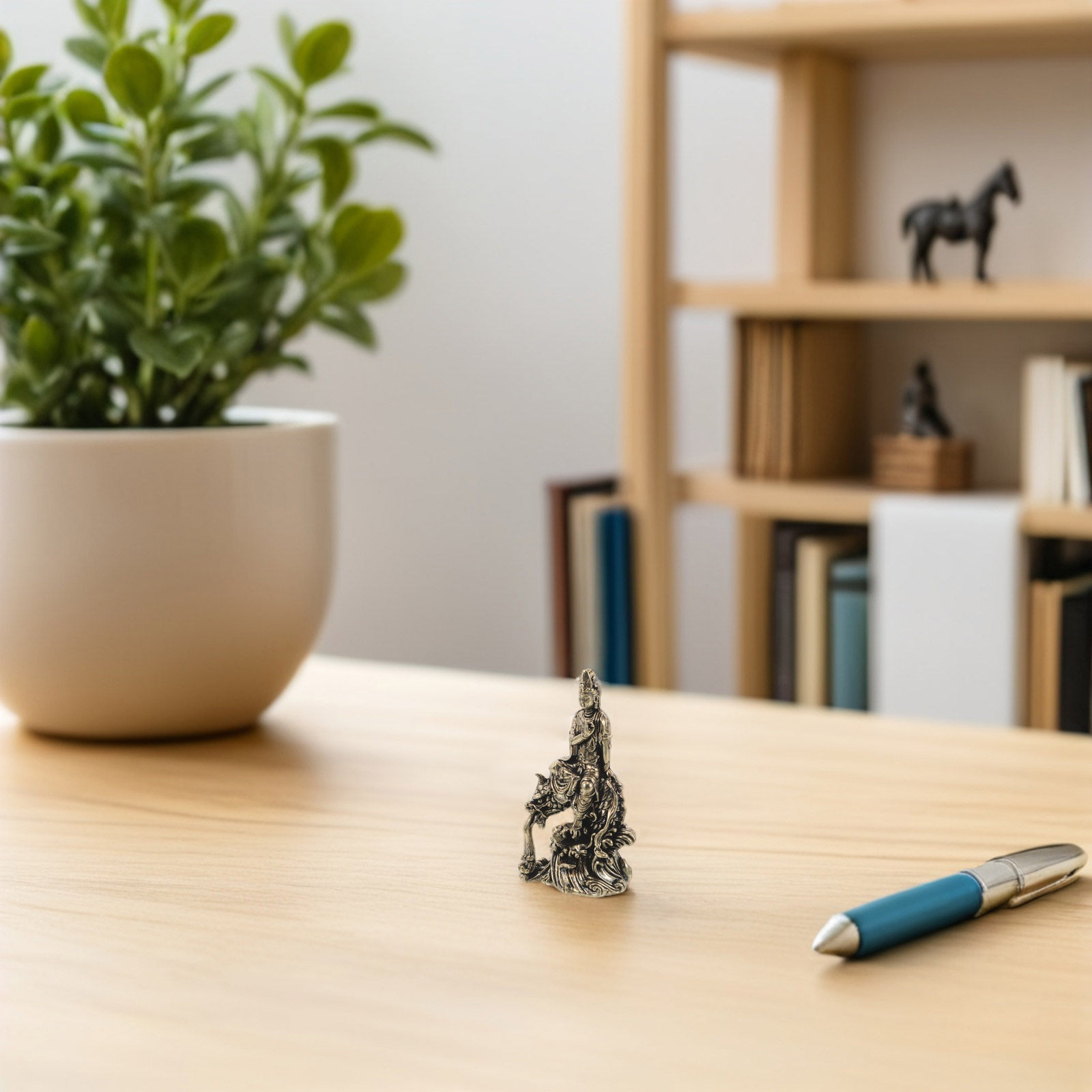 Home Office Feng Shui - Винтажная статуэтка Гуань Инь из желтой